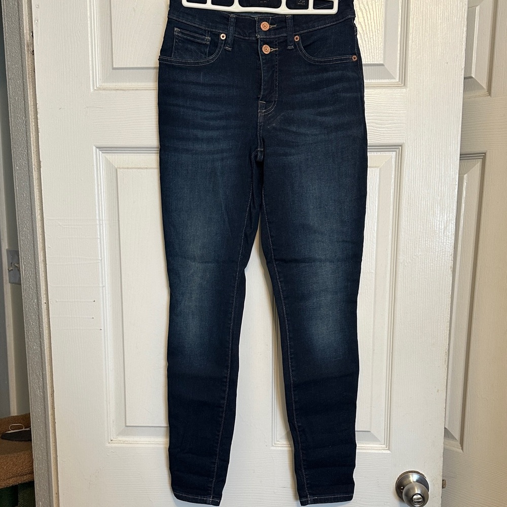 Lucky Brand Dark Blue Jeans